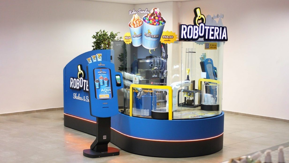 KUKA Roboter equipa primeira célula robotizada que serve sorvete
